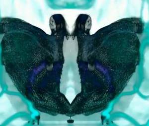 Vanessa Paradis dans son clip psychédélique de Love Song.