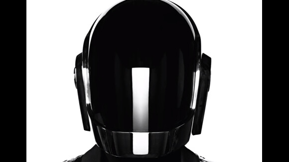 Daft Punk : Random Access Memories en streaming sur iTunes, notre avis casque aux oreilles