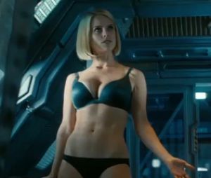 Alice Eve à moitié nue dans Star Trek Into Darkness