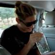 Kesha boit son urine