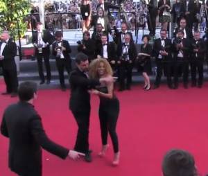 Afida Turner, escortée hors du tapis rouge de Cannes 2013