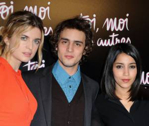 Benjamin Siksou a joué avec Cécile Cassel et Leila Bekhti dans Toi, Moi, Les Autres