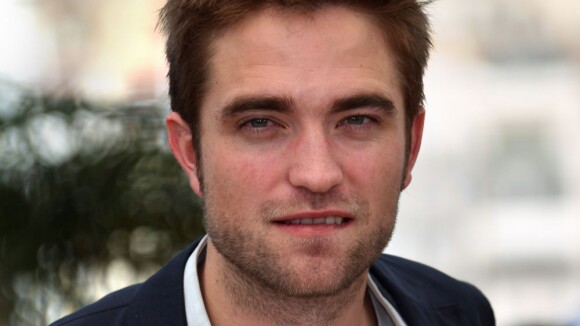Robert Pattinson : en plein kiss avec une blonde... pour Dior