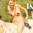 Kate Upton topless lors d'un photoshoot sur un cheval