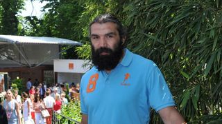 Intervilles 2013 : Sébastien Chabal félicite... l'équipe perdante