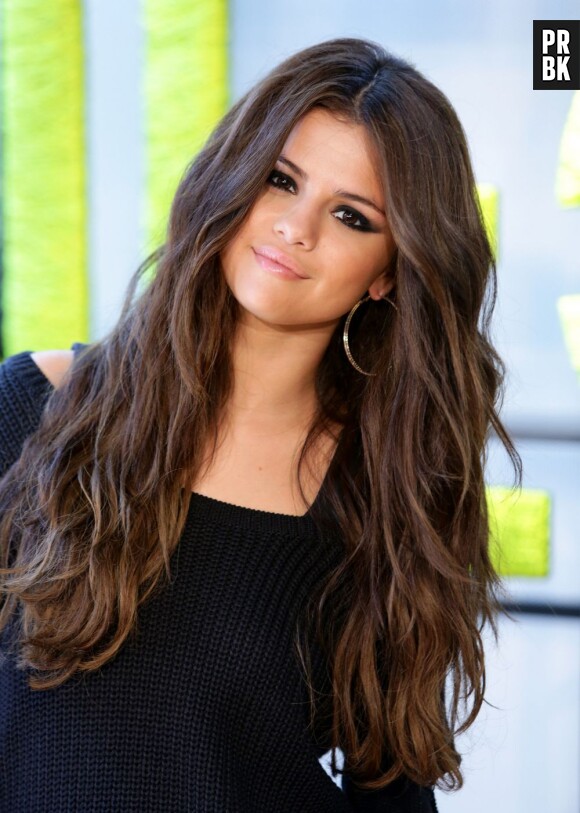Selena Gomez en fashionista de choc pour sa collection Adidas à Berlin le 9 juillet 2013.