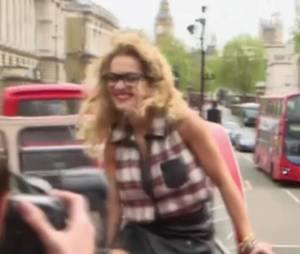 Rita Ora : dans les coulisses de son shooting photo pour Material Girl