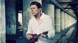 David Bowie : Valentine's Day, le clip guitare à la main