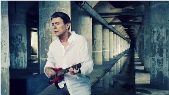 David Bowie : Valentine's Day, le clip guitare à la main