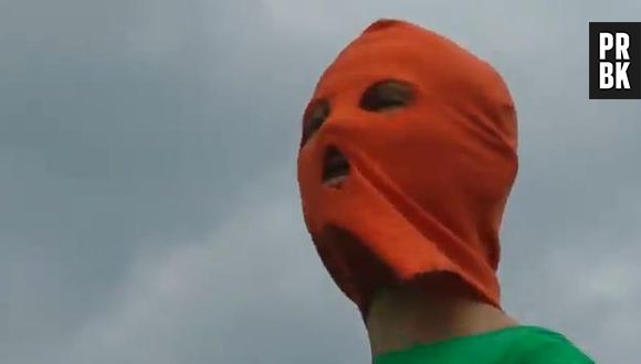 Dans Like A Red Prison, les Pussy Riot s'en prennent à Vladimir Poutine et Igor Setchine, le boss de la compagnie de pétrole Rosneft