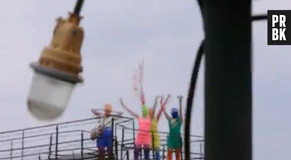 Dans Like A Red Prison, les Pussy Riot s'en prennent à Vladimir Poutine et Igor Setchine, le boss de la compagnie de pétrole Rosneft