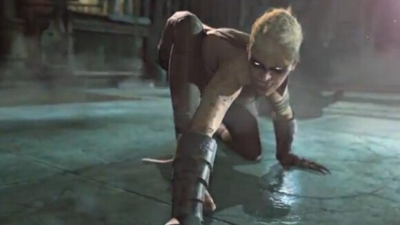 Batman Arkham Origins : le Chevalier Noir se fait massacrer par Copperhead dans une nouvelle bande-annonce
