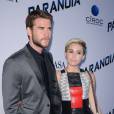 Miley Cyrus et Liam Hemsworth : main dans la main sur le tapis rouge de Paranoia