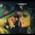 Avril Lavigne : Rock N Roll, le clip déjanté