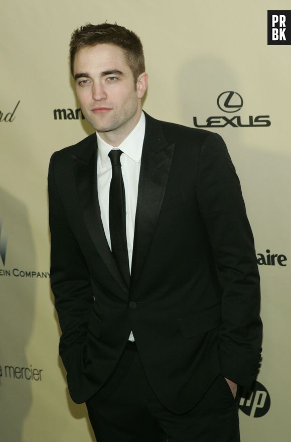 Robert Pattinson : un rendez-vous avec deux femmes ?