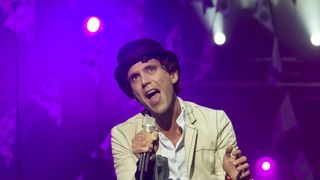 The Voice 3 : Louis Bertignac raccroche, Mika s'installe dans le fauteuil rouge