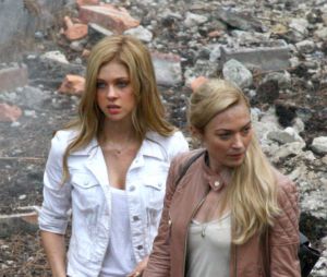 Nicola Peltz et Sophia Myles sur le tournage de Transformers 4, le 31 juillet 2013 à Detroit
