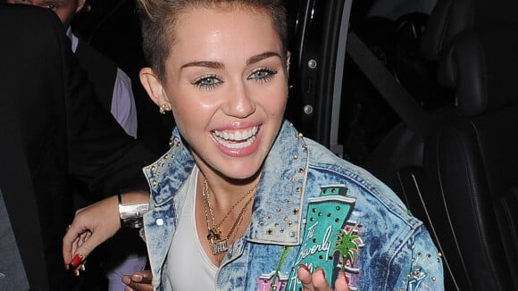 Miley Cyrus : son vieil appareil photo affole eBay