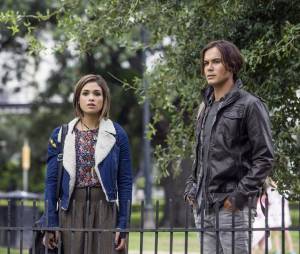 Ravenswood saison 1 : Nicole Gale Anderson et  Tyler Blackburn