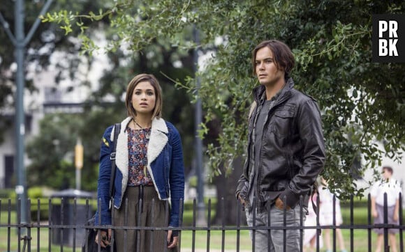 Ravenswood saison 1 : Nicole Gale Anderson et  Tyler Blackburn