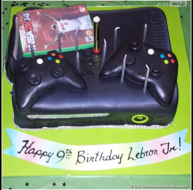 Lebron James : son gâteau de papa geek