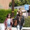 Miley Cyrus : sa petite soeur Noah conduit la voiture de son papa... à 13 ans