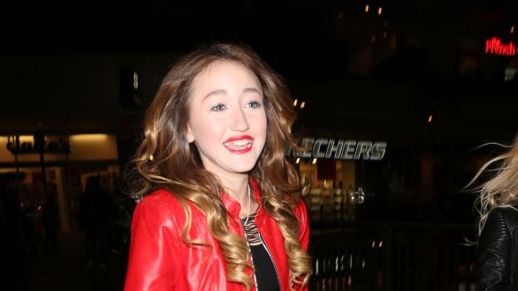 Miley Cyrus : sa soeur Noah chopée au volant de la voiture de papa... à 13 ans