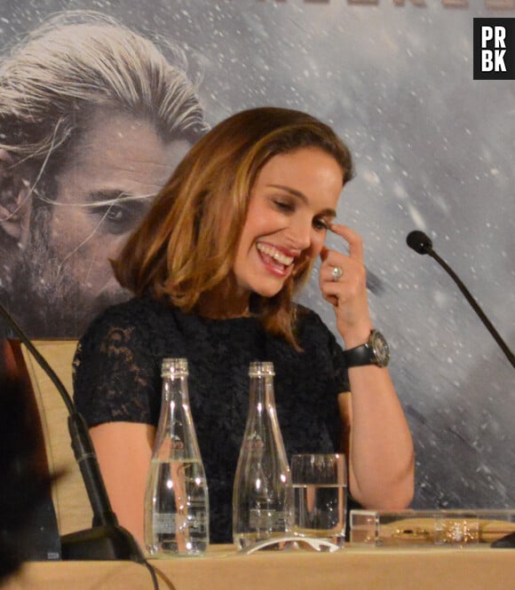 Natalie Portman à la conférence de presse de Thor 2 le 24 octobre 2013 à Paris