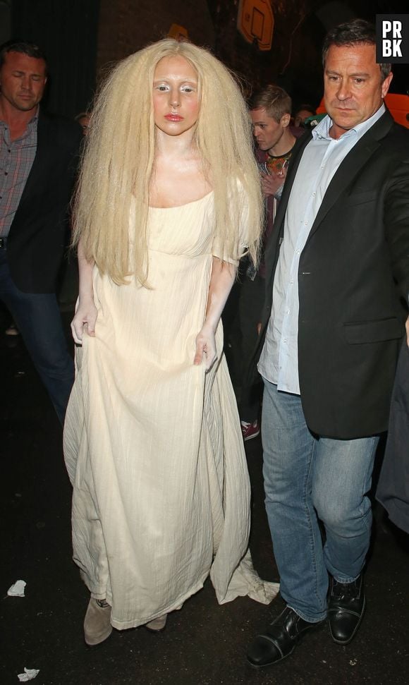 Lady Gaga toujours plus trash pour la promo d'ARTPOP