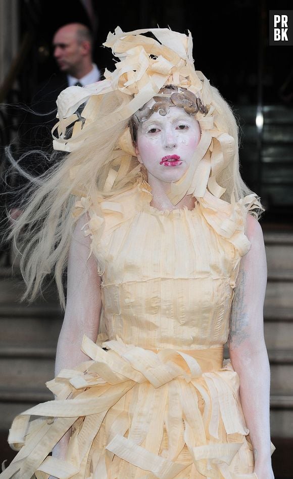 Lady Gaga nue sur scène pour la promo d'ARTPOP