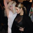 Kim Kardashian : pourquoi a-t-elle toujours les seins à l'air ?