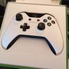 Microsoft a mis aux enchères une Xbox One blanche dont les fonds récoltés ont été versés à une oeuvre caritative
