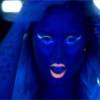 Demi Lovato dans le clip de Neon Lights