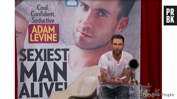 Adam Levine reçoit son prix de l&#039;homme le plus sexy de l&#039;année selon People sur le plateau de Jimmy Fallon