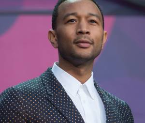 John Legend : le chanteur de All of me a offert un live improvisé dans une rue de Los Angeles à ses fans