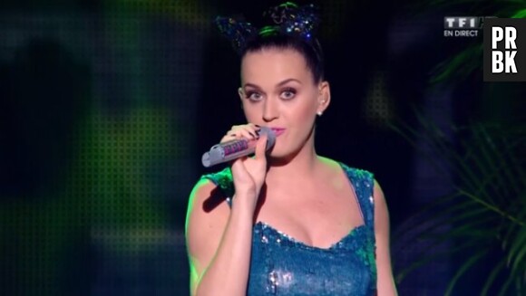 NMA 2014 : Katy Perry interprète 'Roar' après un petit bug technique