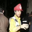 Mathieu Flamini déguisé en Mario pour la soirée de Noël d'Arsenal à Londres, le 19 décembre 2013