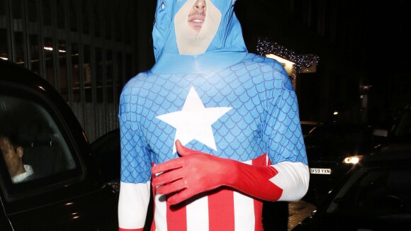 Olivier Giroud : Captain America ultra moulé pour la soirée déguisée d'Arsenal