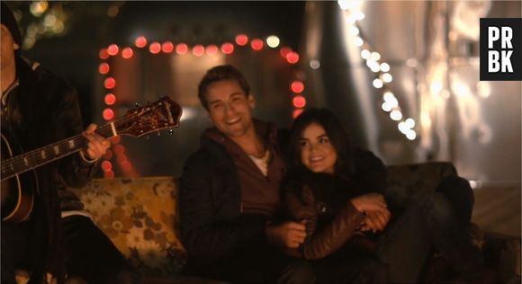 Lucy Hale dans le clip de You Sound Good to Me