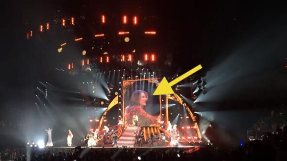 Taylor Swift : un fan court sur scène pour la rejoindre en plein concert
