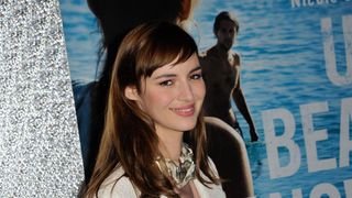 Louise Bourgoin discrète et au naturel pour l'avant-première d'Un beau dimanche
