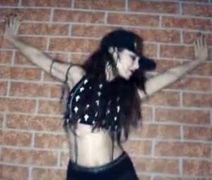 Vanessa Hudgens : danse sexy avec le groupe YLA