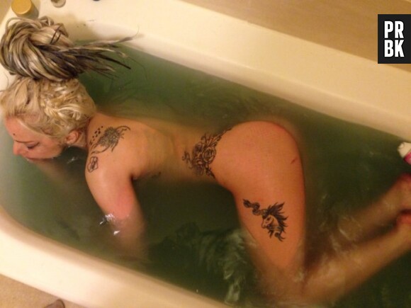 Lady Gaga : nue dans son bain sur son site