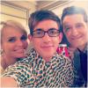 Glee saison 5 : Kristin Chenoweth, Kevin McHale et Matthew Morrison en mode selfie sur le tournage de l'épisode 100