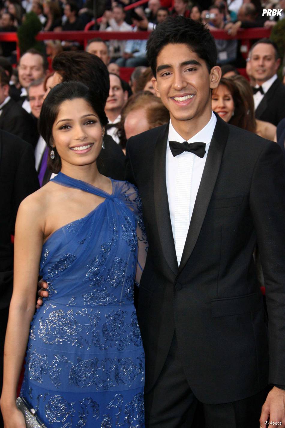 Freida Pinto et Dev Patel sur le tapis rouge des Oscars ...