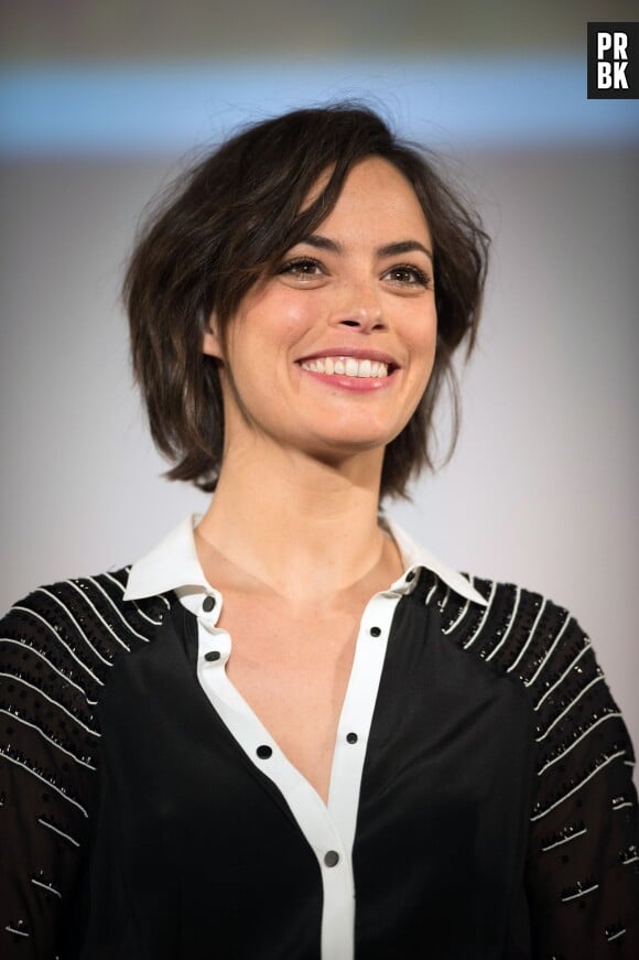 Bérénice Béjo radieuse au festival du film policier de Beaune, le 3 avril 2014