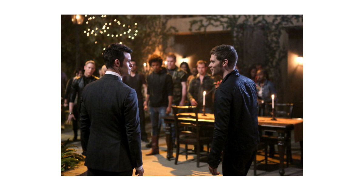 The Originals saison 1, épisode 21 : Klaus et Elijah sur une photo
