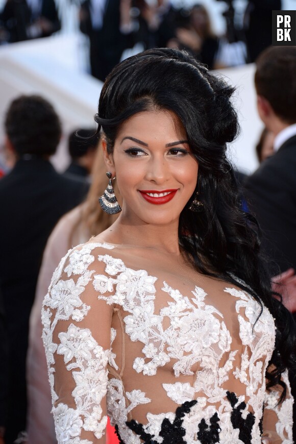 Ayem Nour magnifique sur le tapis rouge du Festival de Cannes, le 16 mai 2014