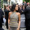 Rihanna prend la pose sur les Champs Elysées à Paris le 4 juin 2014