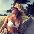 Caroline Receveur : sexy à la plage à Miami